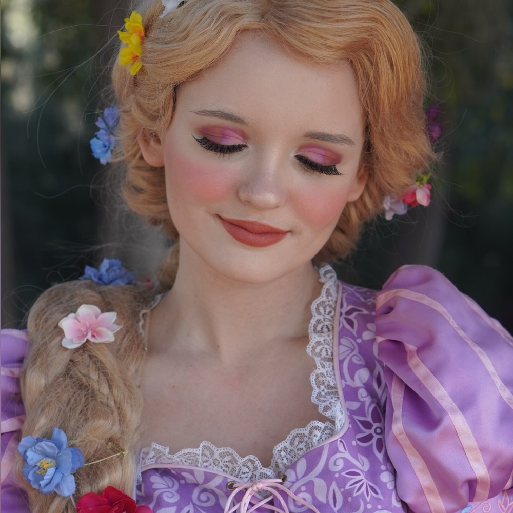 Meet your Posher, Connie